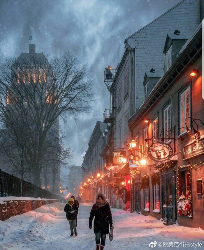 圣诞时节魁北克小镇的雪景 让人想起鬼怪夫妇啊