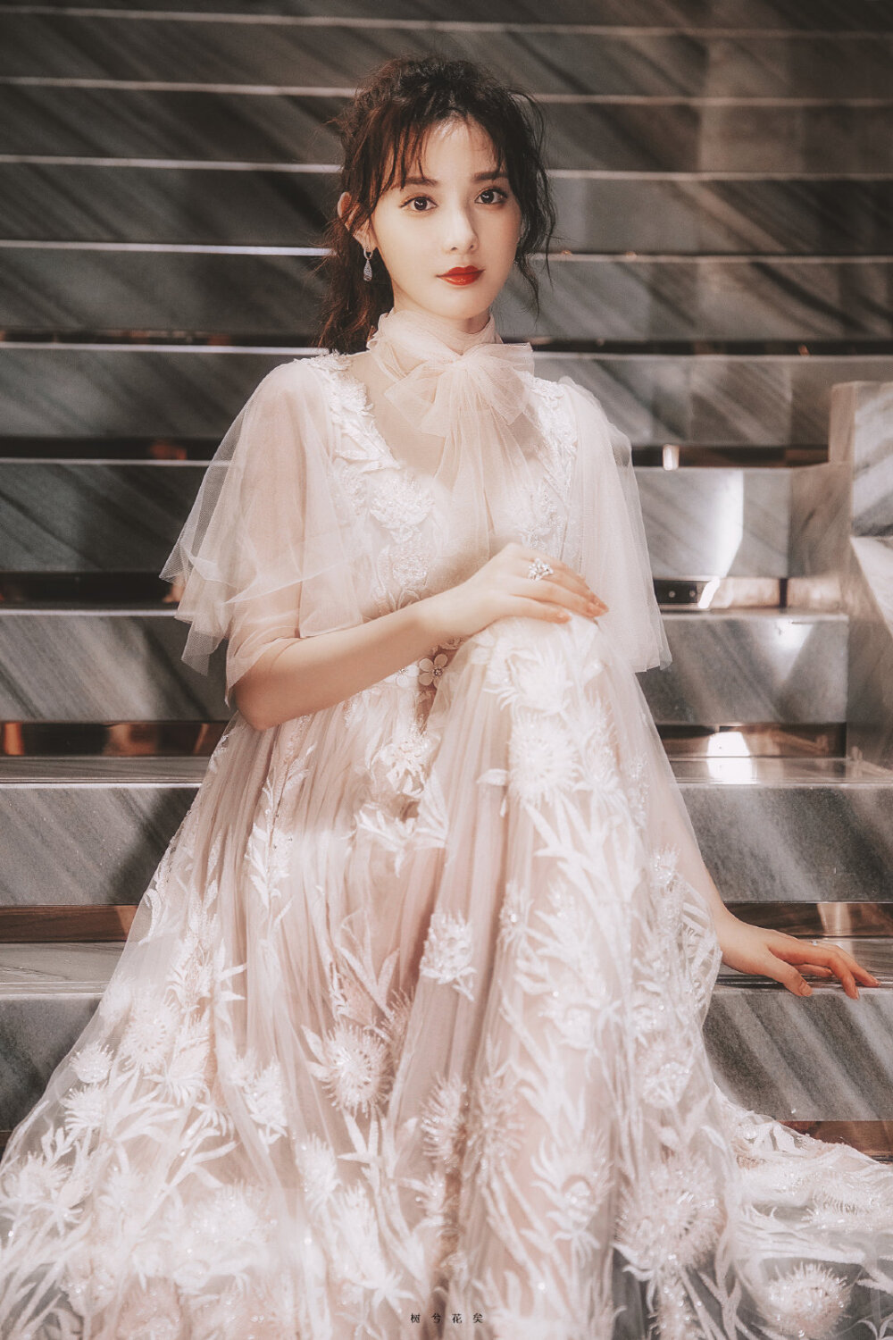 彭小苒 修 cr@树兮花矣