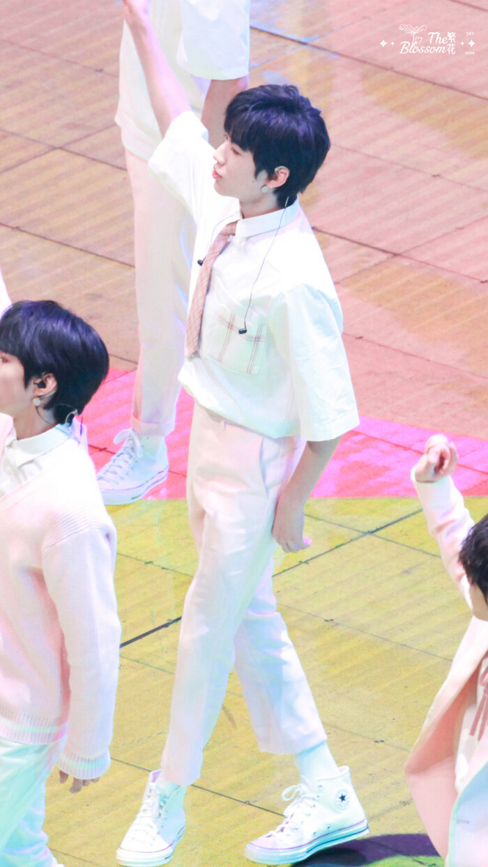 191206爱奇艺尖叫之夜宝贝超甜 cr.cheesepie蜜酪·宋亚轩 微博