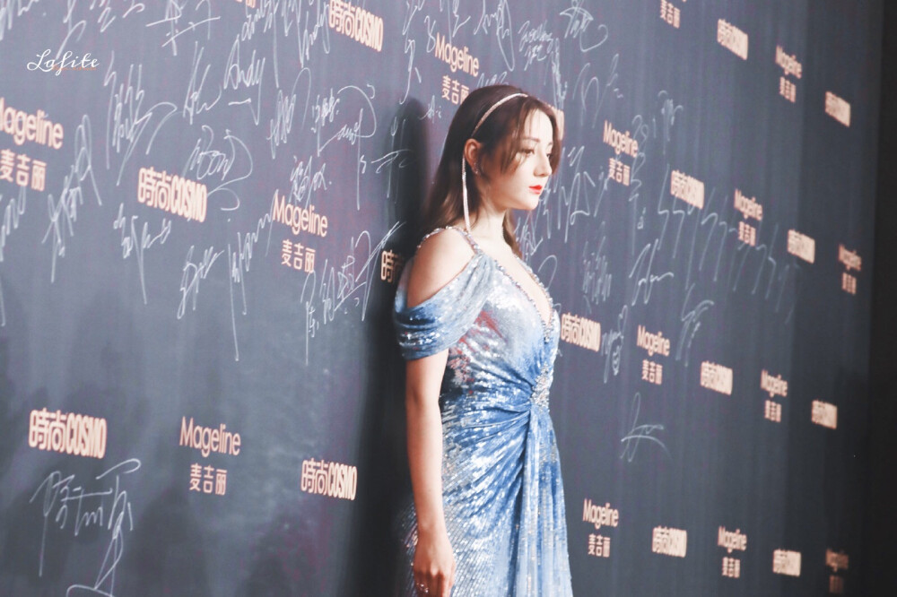 cr:伊甸园拉菲饭修/迪丽热巴cosmo时尚美丽盛典