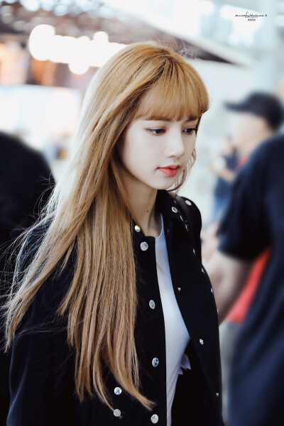 blackpink lisa