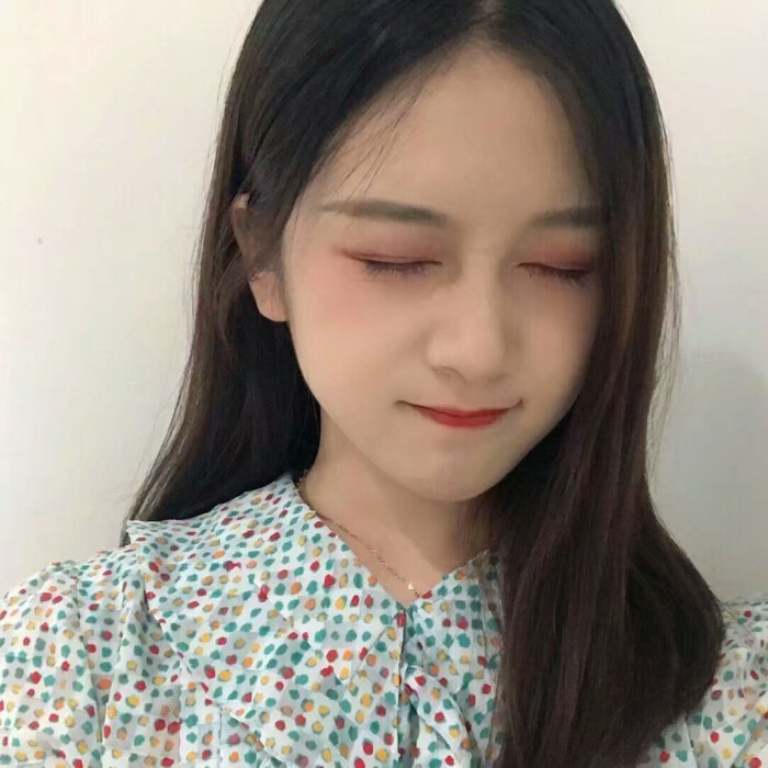 女孩子适合棒棒糖 不适合抽烟