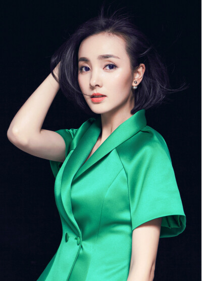 程小蒙(serena),原名程小晋,程筱净,出生于重庆市,中国内地影视女演员