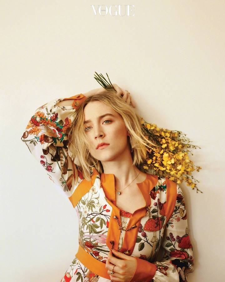 韩国版《vogue》一月开年刊, 罗南穿着gucci登封.