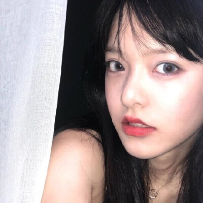 很丧的女生qq头像