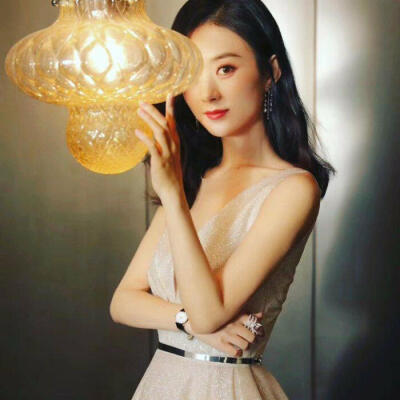 赵丽颖星光大赏2019,赵丽颖星光大赏2021 赵丽颖星光大赏星星锁骨新图稀有颖