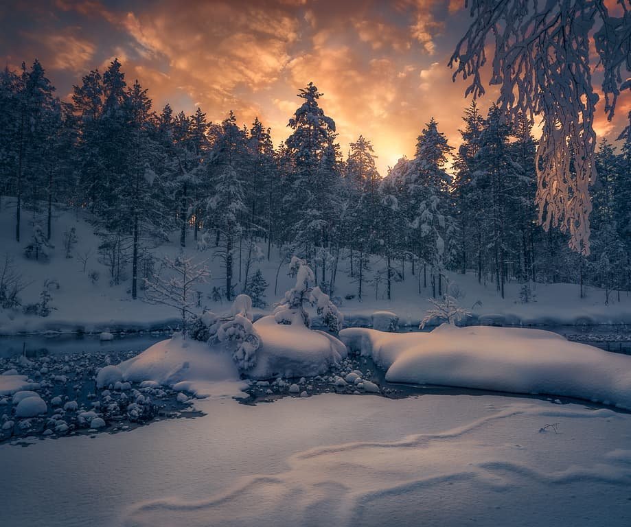 冰雪世界与阳光的交融