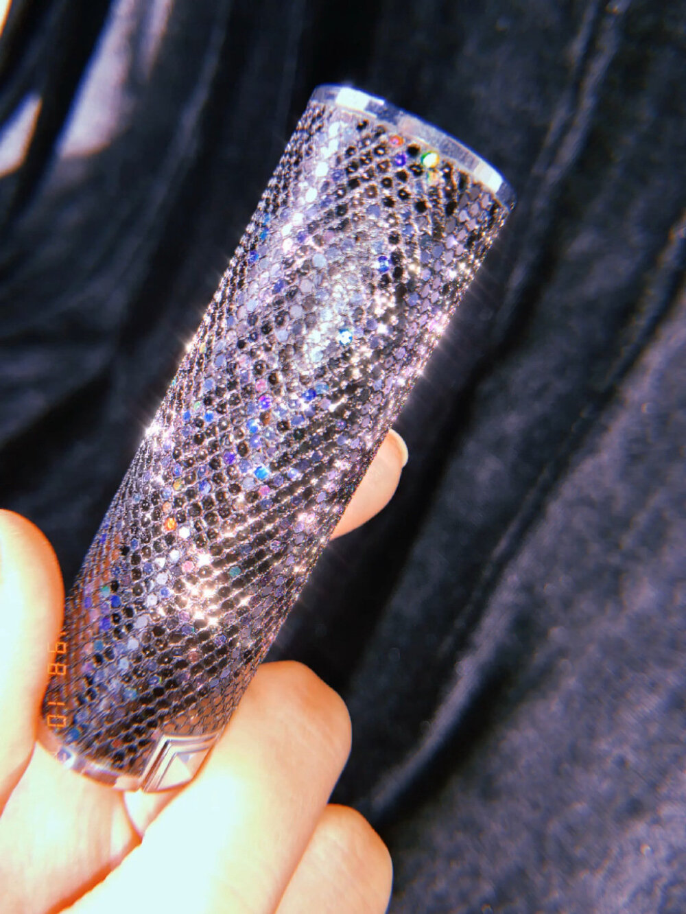 纪梵希新出的星空限量包装太美了吧…我的眼睛里没有银河,但是我的