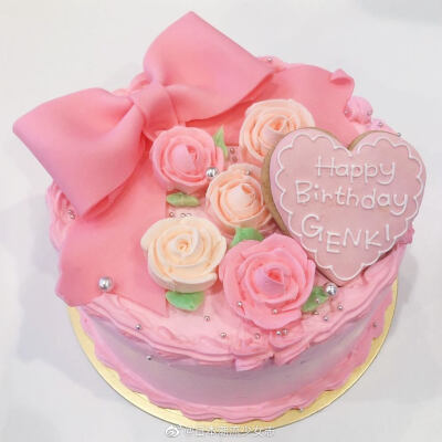 日本手作蛋糕艺术家设计的生日蛋糕 梦幻配色和可爱的装饰,特别少女心