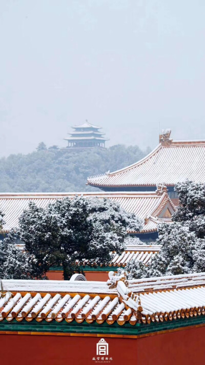 下雪的故宫,红墙琉璃瓦,雪景美不胜收