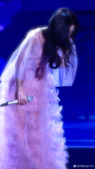 鞠婧祎的图片