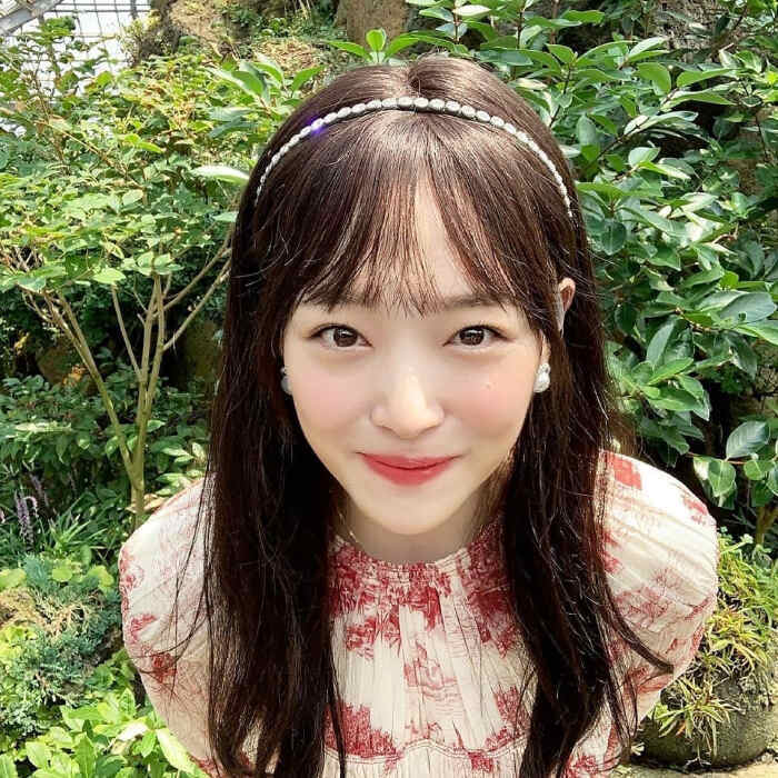 崔雪莉(sulli,,1994年3月29日—2019年10月14日),出生于韩国釜山,韩国