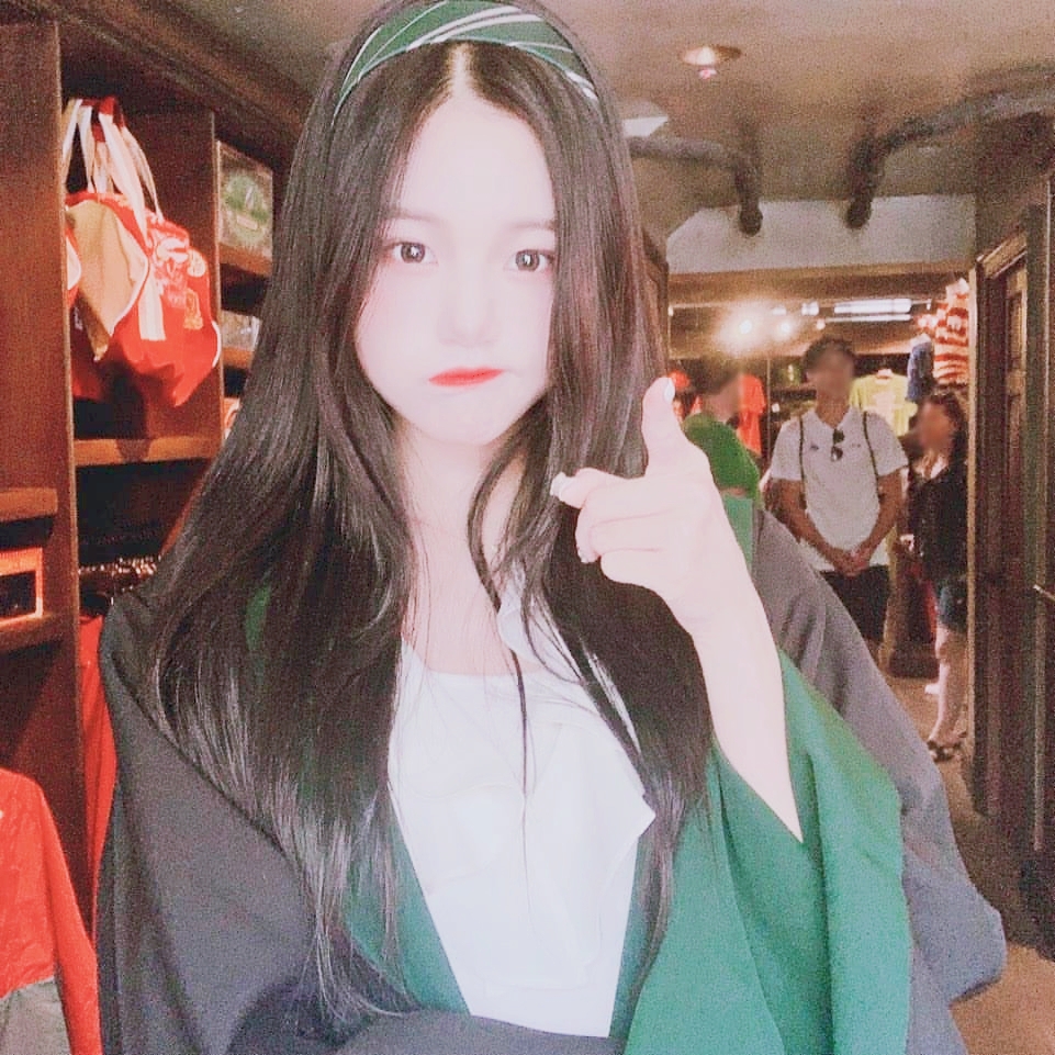 张元英头像.