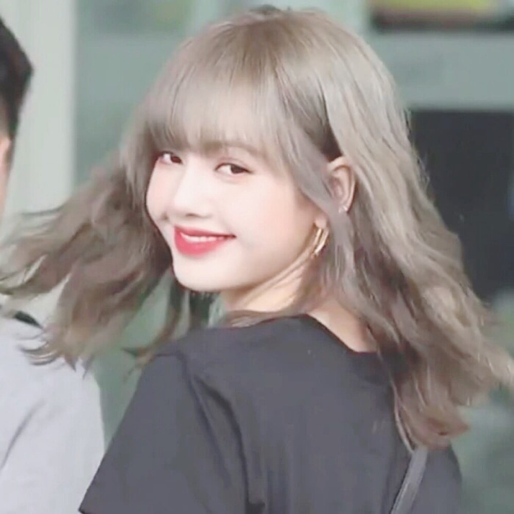 blackpink lisa 头像