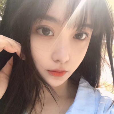 17岁女图片