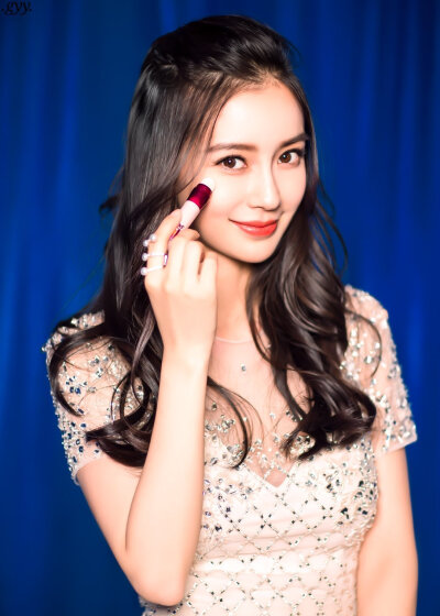 杨颖(angelababy),1989年2月28日出生于上海市,华语影视女演员,时尚