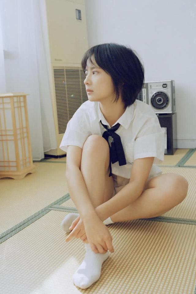 日系少女私房写真,短发女孩也可以性感和可爱