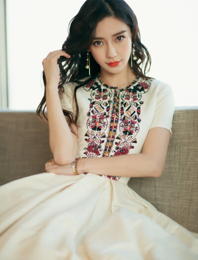 神仙颜值angelababy