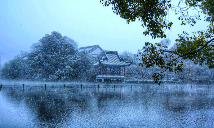 夜阑卧听风吹雨,铁马冰河入梦来.晚安