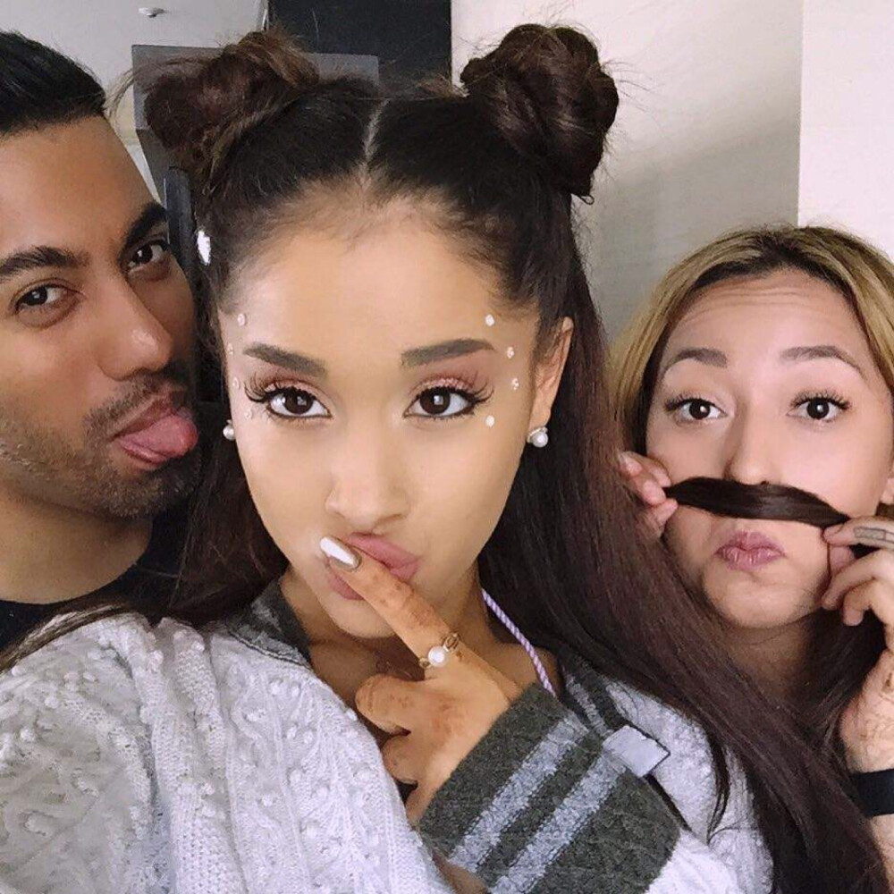 ariana grande a妹 小牛牛