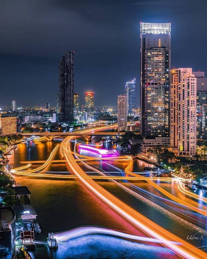 泰国曼谷的夜景 ,这可以怎么形容?