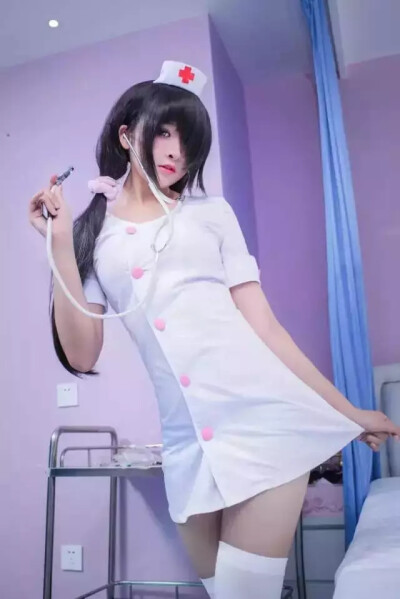 护士小姐姐cosplay,我竟然觉得这cos的有点辣眼睛