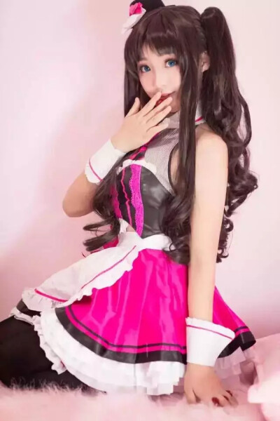远坂凛cos,调皮可爱撩人粉色美少女