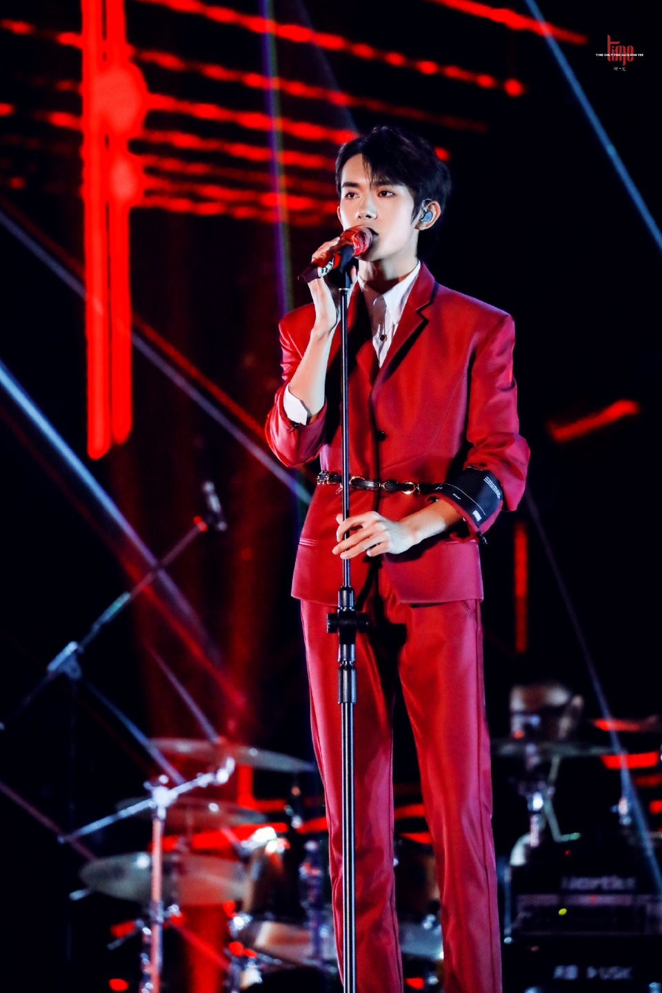 易烊千玺 湖南卫视跨年演唱会