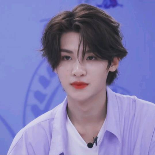 justin黄明昊