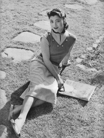 1954年,日本女星冈田茉莉子.