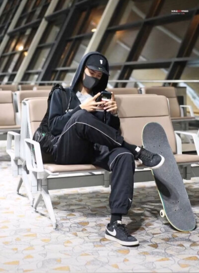 机场王一博