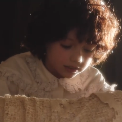 女头《海蒂和爷爷》自截头像