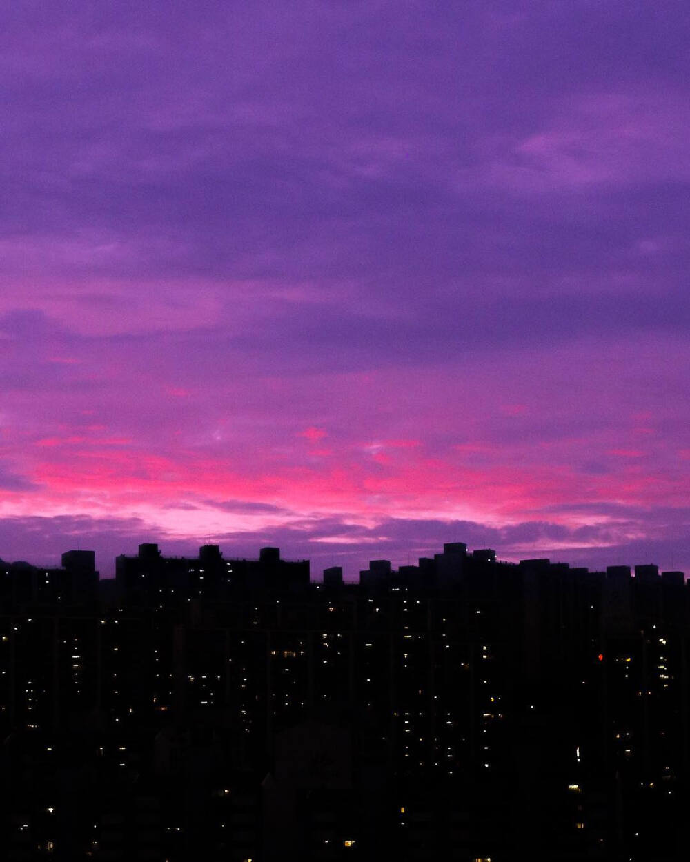 夜景/夕阳/紫色天空/城市/白云/玫瑰/静谧/晚安月亮/大海/背景图