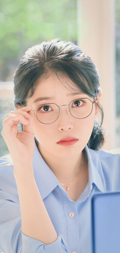 iu 李知恩