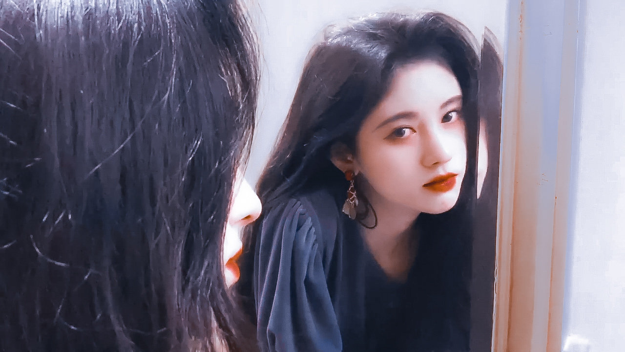 鞠婧祎港风美女.