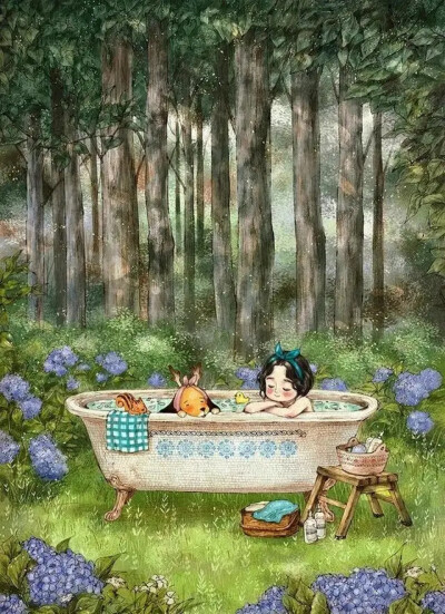 女孩在森林中同动物弹着吉他唱歌,他在给森林中的花