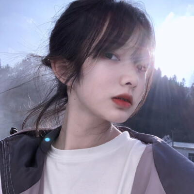 墨镜头像女生