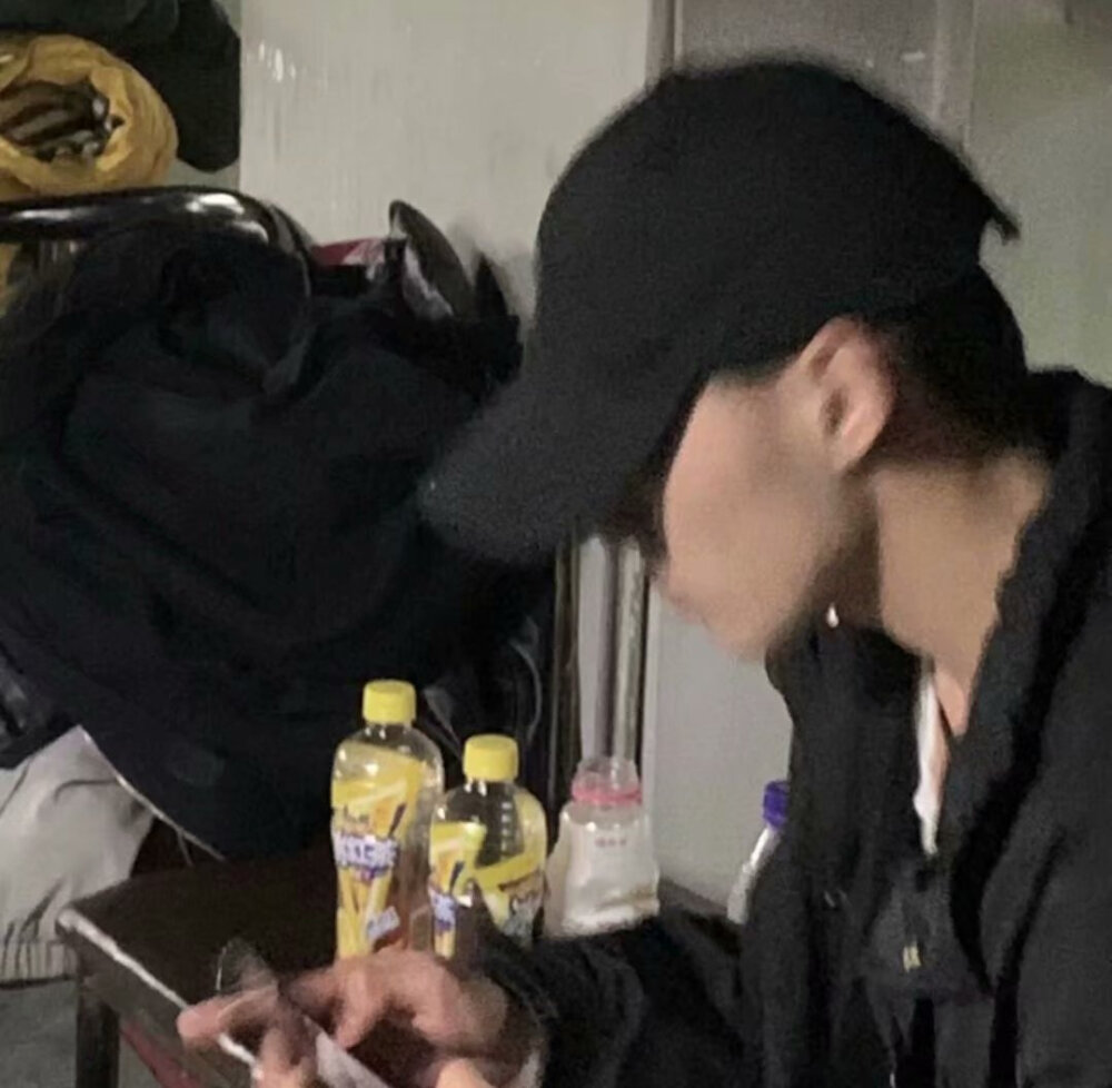 男头 头像男男生头像二转注明李欣婷或堆糖id