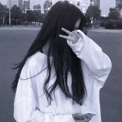 真人微丧女头