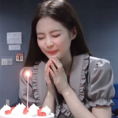 少女/jennie头像可爱饺子妮