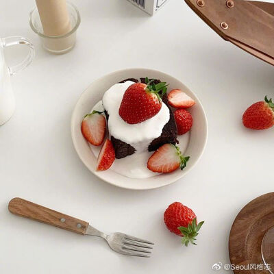 美食草莓蛋糕背景图壁纸头像