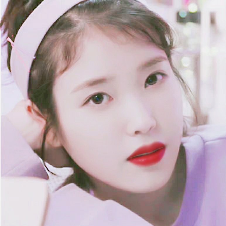 iu(李知恩)头像