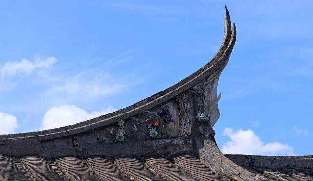 中国古建小品 燕尾脊 燕尾脊是闽南传统建筑中最常使用