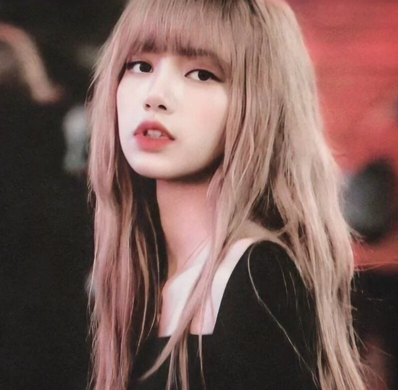 blackpink.lisa.