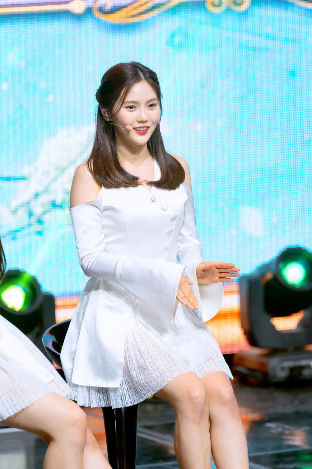 ohmygirl#hyojung 崔孝定 190508 回归showcase cr.