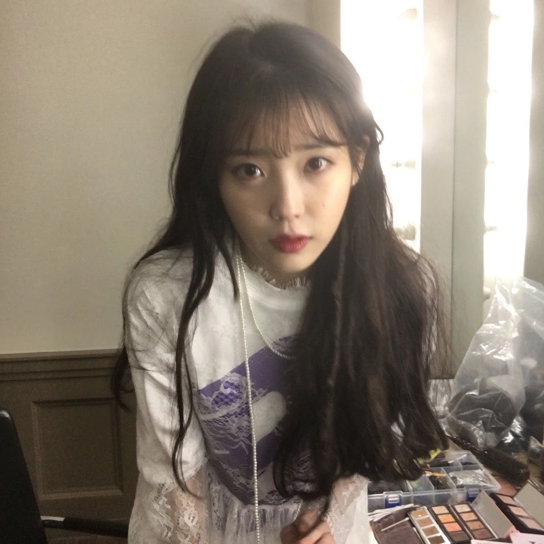 iu/李知恩 头像