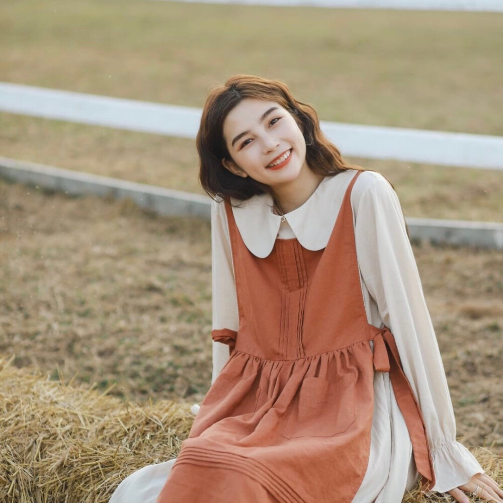 女生头像·撒在水上面的月光