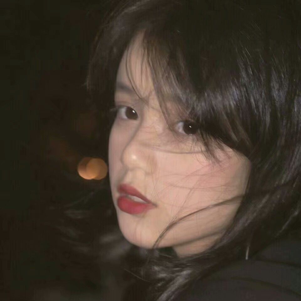 女生头像 我是个丑姑娘,变不了你喜爱的模样.