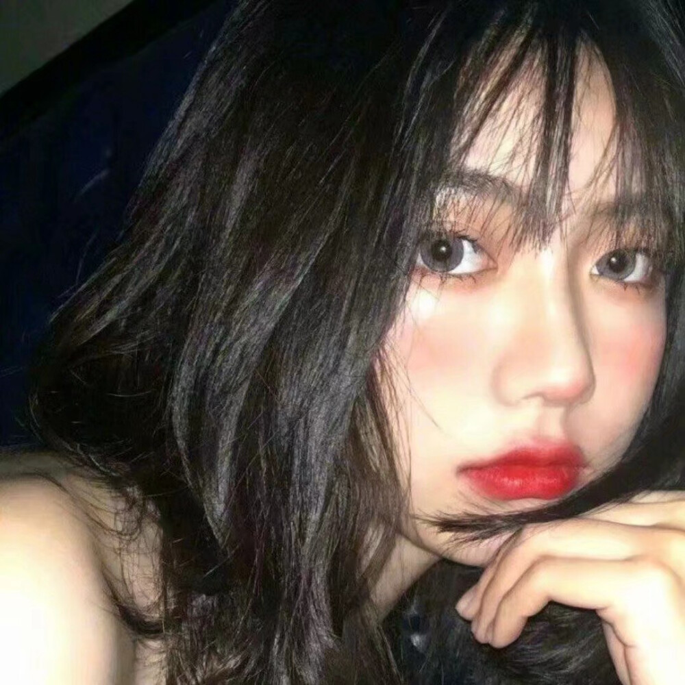 女生头像二传注明:堆糖姜意