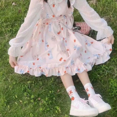 评论  图源快手 拿图点赞 头像库 高清女头 软妹 厌世 韩系 闺蜜